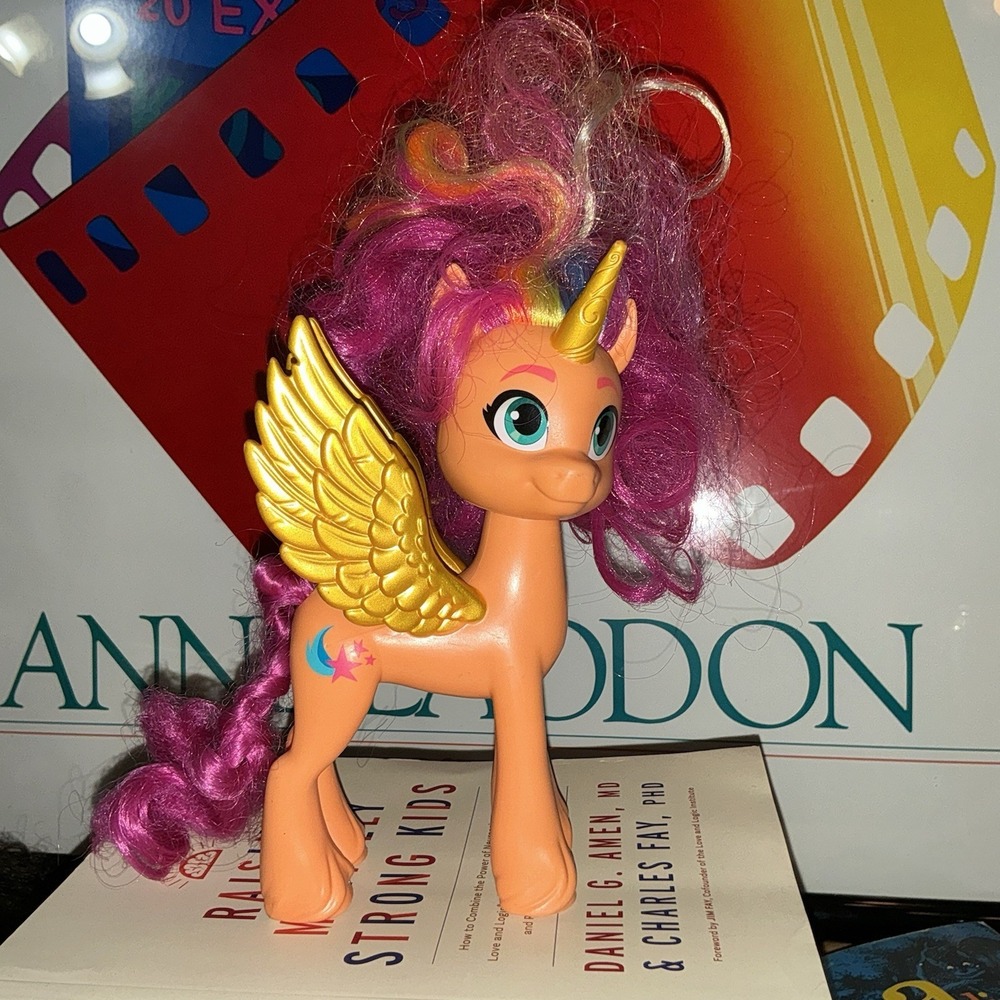 My Little Pony Make Your Mark Toy Ribbon Hairstyles Sunny Starscout 2021 MLP 6"